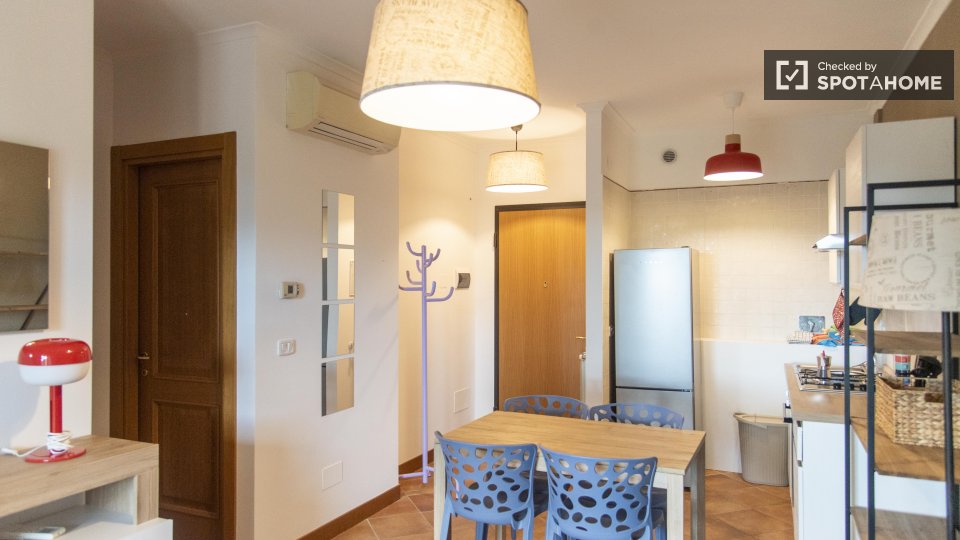 Immagine 13 di Appartamento in affitto  in Via Saronno a Roma