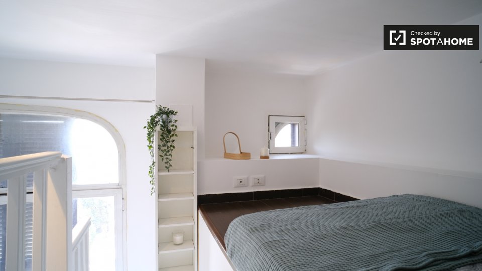 Immagine 12 di Camera condivisa in affitto  in Via Appia Nuova a Roma