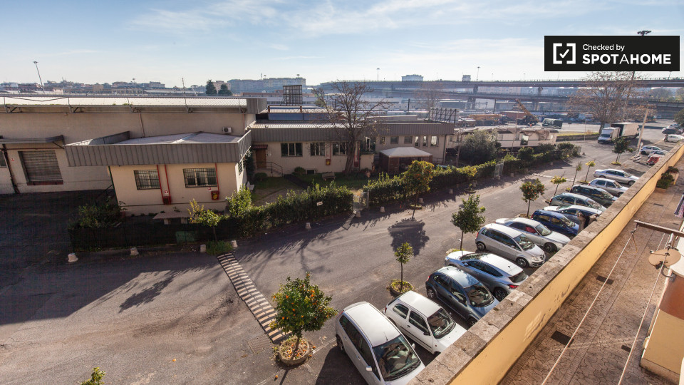 Immagine 8 di Camera condivisa in affitto  in Viale dello Scalo San Lorenzo a Roma