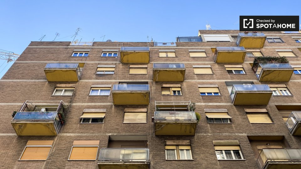 Immagine 18 di Appartamento in affitto  in Via Filippo Chiappini a Roma