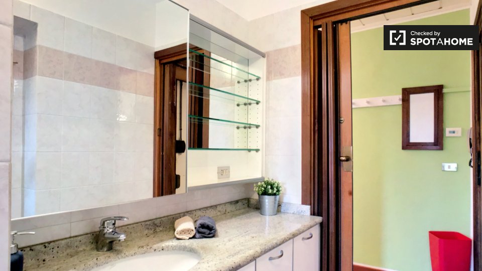 Immagine 12 di Camera condivisa in affitto  in Viale Bligny a Milano