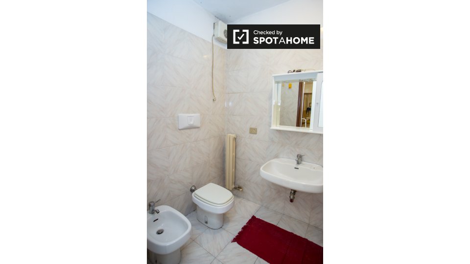 Immagine 11 di Camera condivisa in affitto  in Via Nicola Romeo a Milano