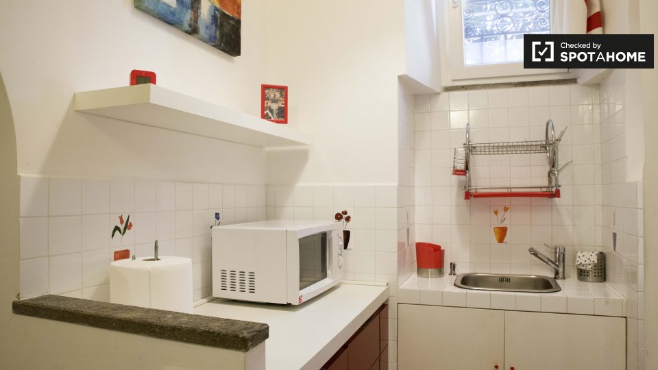 Immagine 7 di Ufficio in affitto  in Via Statilia a Roma