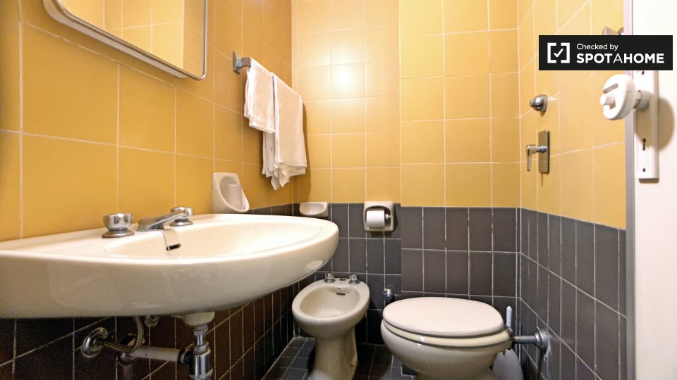 Immagine 11 di Ufficio in affitto  in Via Privata Viserba a Milano