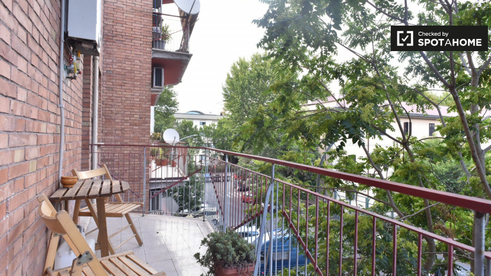 Immagine 2 di Camera condivisa in affitto  in Via Anton da Noli a Roma