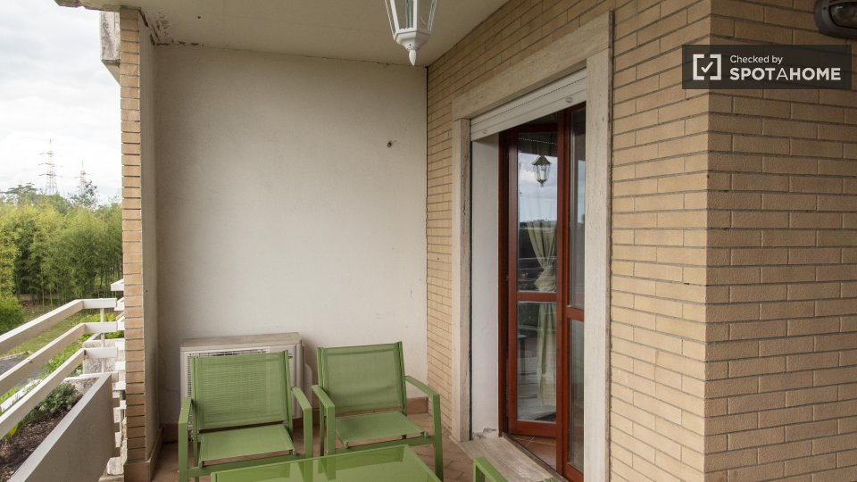 Immagine 7 di Appartamento in affitto  in Via Saronno a Roma