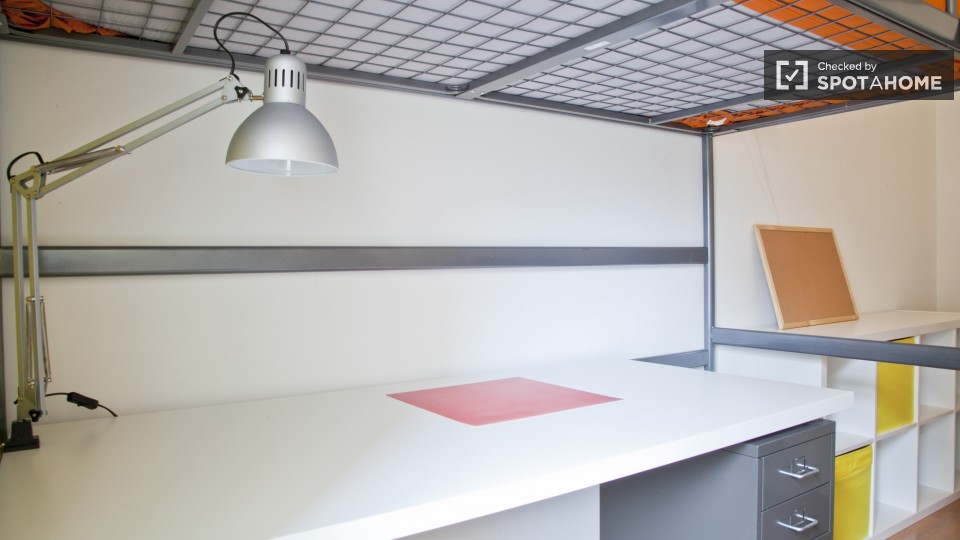 Immagine 2 di Camera condivisa in affitto  in Viale Libia a Roma