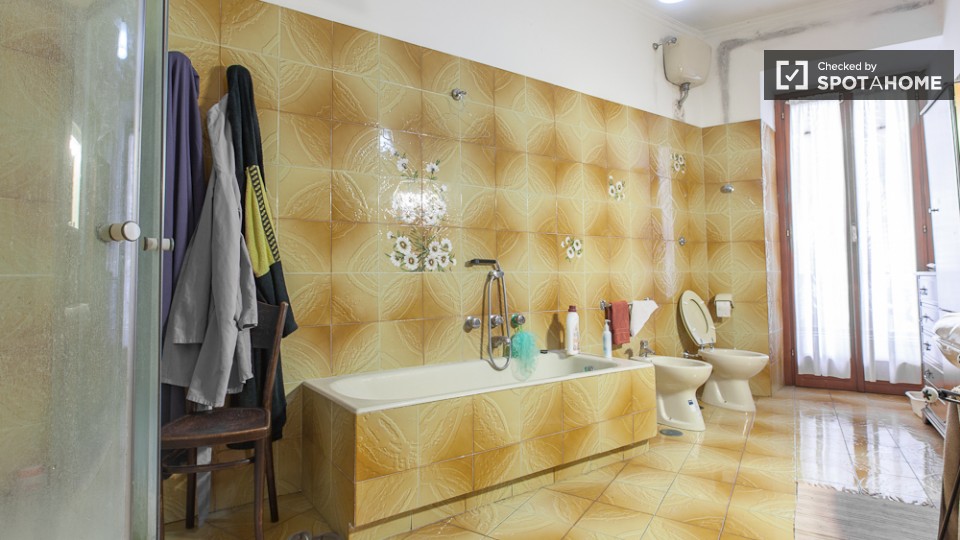 Immagine 14 di Camera condivisa in affitto  in Via Mecenate a Roma