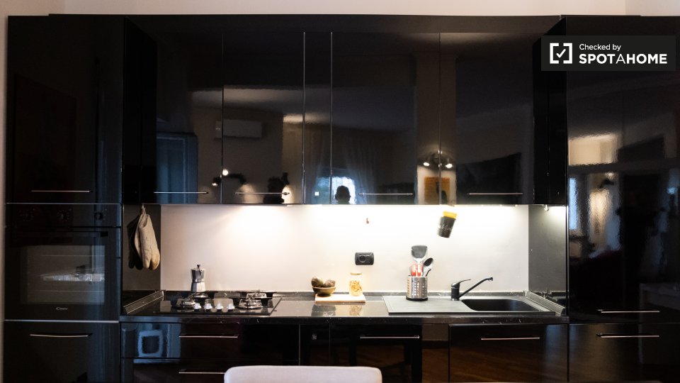 Immagine 19 di Camera condivisa in affitto  in Via Bonaventura Cerretti a Roma