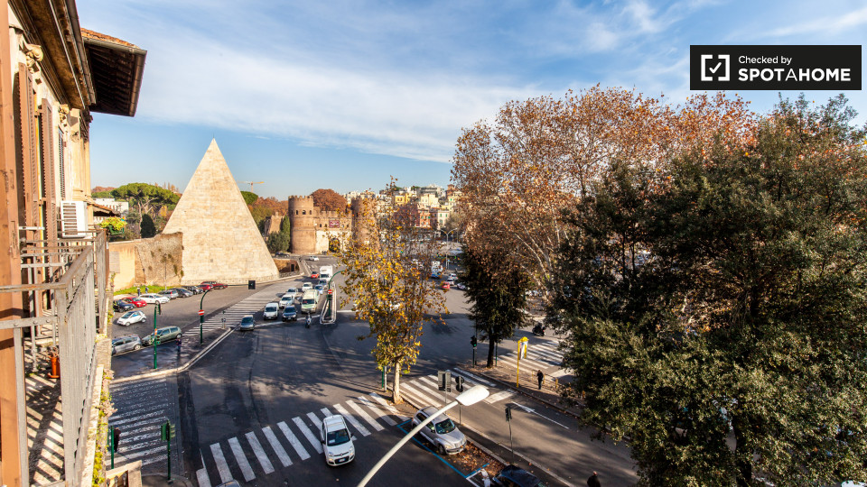 Immagine 18 di Camera condivisa in affitto  in Via Ostiense a Roma