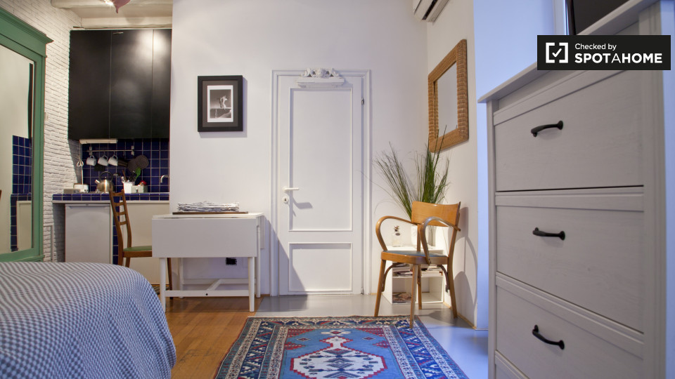 Immagine 4 di Ufficio in affitto  in Via La Spezia a Roma