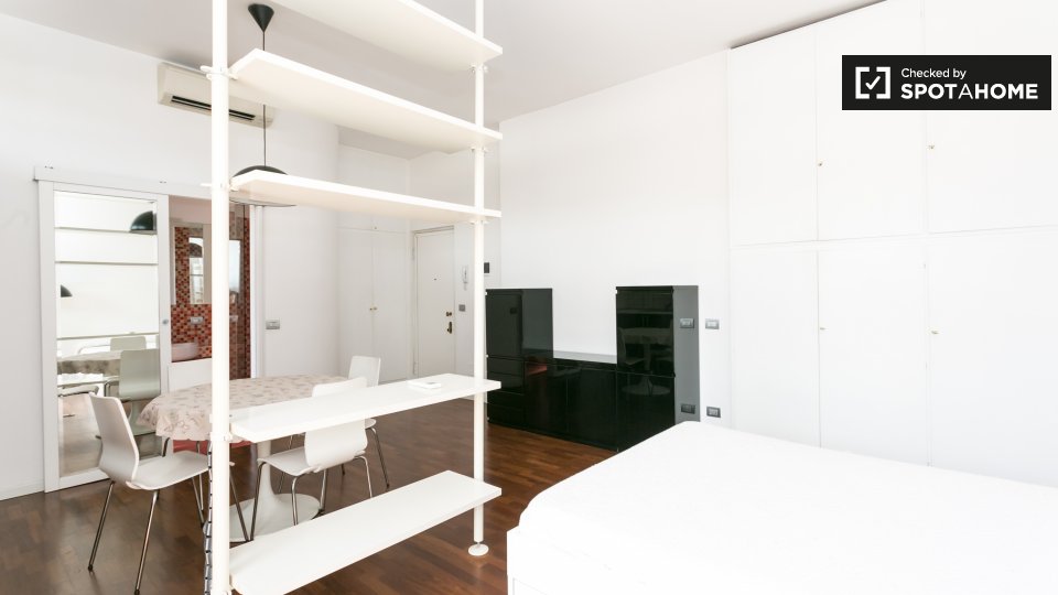 Immagine 1 di Ufficio in affitto  in Via Tristano Calco a Milano