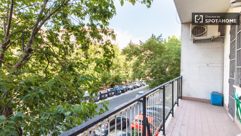 Immagine 6 di Camera condivisa in affitto  in Piazza Augusto Albini a Roma