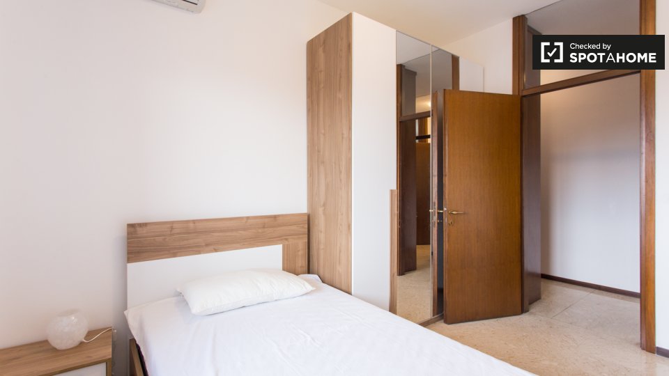 Immagine 16 di Appartamento in affitto  in Via Pusiano a Milano