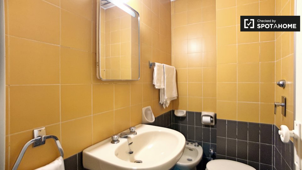 Immagine 10 di Ufficio in affitto  in Via Privata Viserba a Milano