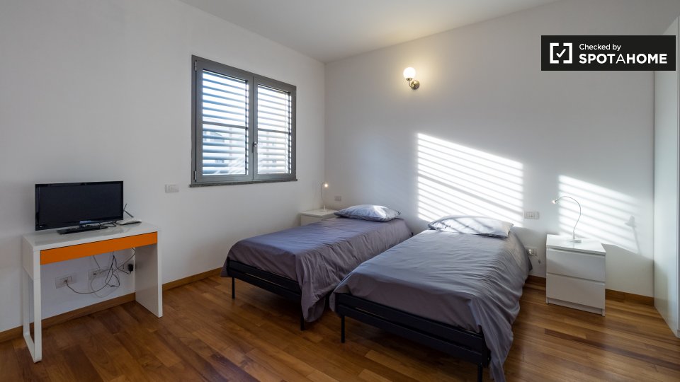 Immagine 5 di Ufficio in affitto  in Via Enrico Cosenz a Milano