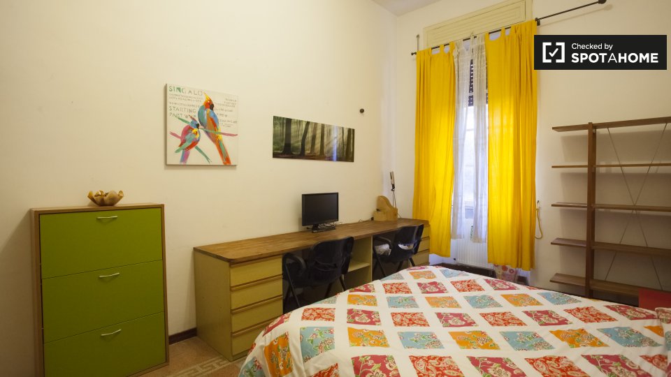 Immagine 5 di Camera condivisa in affitto  in Piazza Melozzo da Forlì, 00196 Roma RM, Italy a Roma