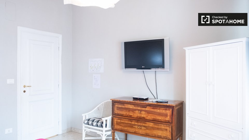 Immagine 3 di Camera condivisa in affitto  in Via Gregorio VII a Roma
