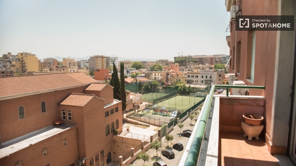 Immagine 12 di Camera condivisa in affitto  in Via Prenestina a Roma