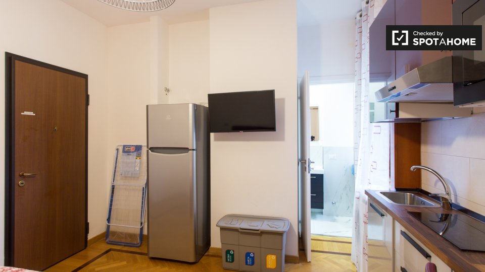 Immagine 4 di Ufficio in affitto  in Via Giovanni Battista Pergolesi a Milano