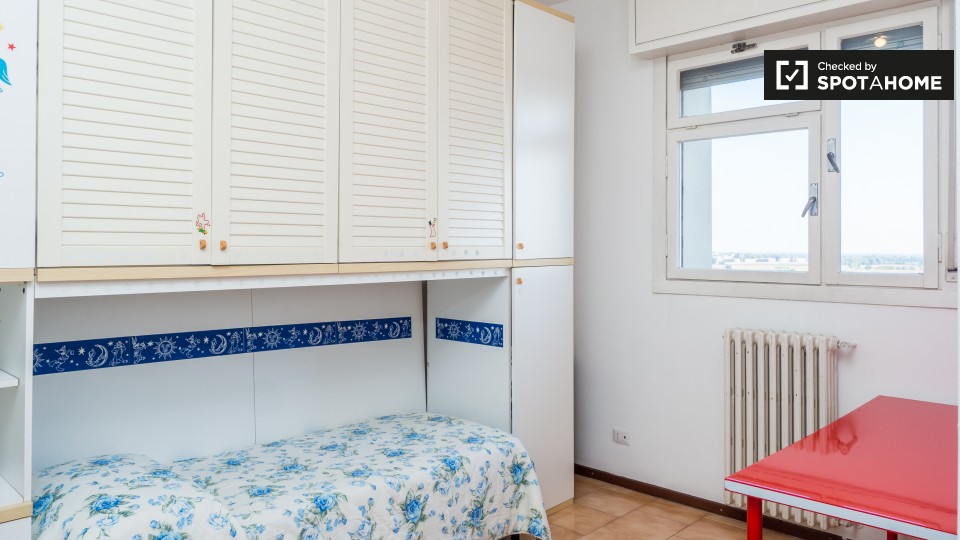 Immagine 1 di Camera condivisa in affitto  in Via Michele Saponaro a Milano