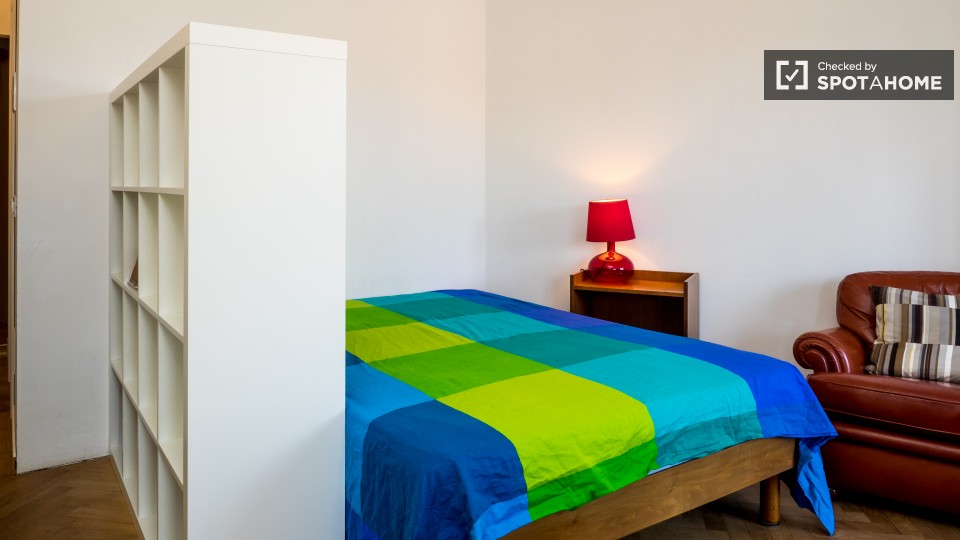 Immagine 2 di Ufficio in affitto  in Via Cuneo a Milano