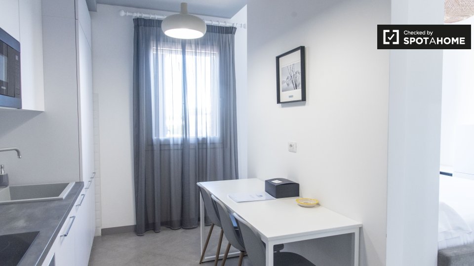 Immagine 2 di Ufficio in affitto  in Via Prenestina a Roma