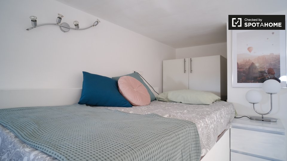 Immagine 11 di Camera condivisa in affitto  in Via Appia Nuova a Roma