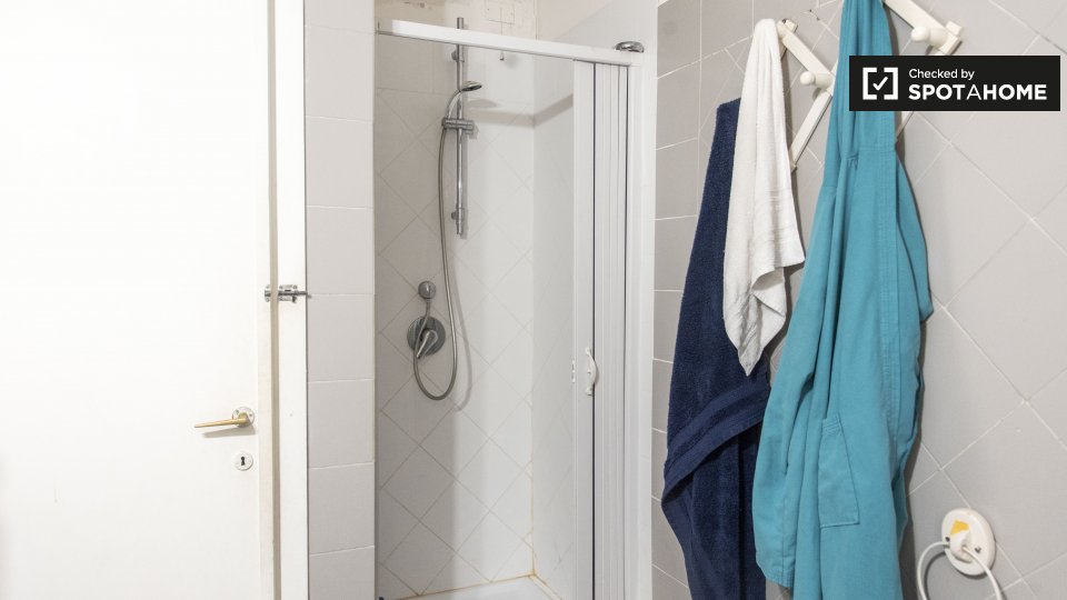 Immagine 11 di Camera condivisa in affitto  in Largo Francesco Anzani a Roma