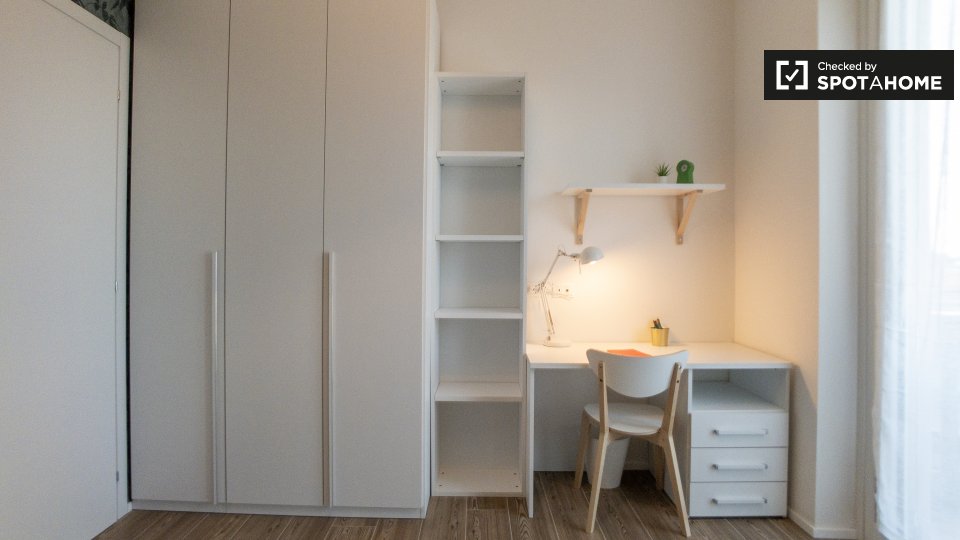 Immagine 6 di Camera condivisa in affitto  in Via Giacomo Antonini a Milano