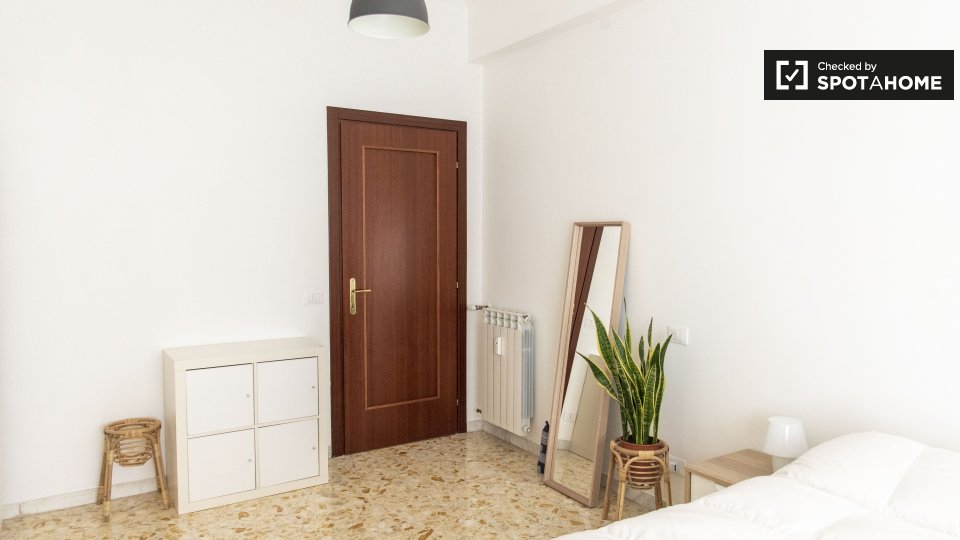 Immagine 14 di Appartamento in affitto  in Via Monte Bianco, 00141 Roma RM, Italy a Roma