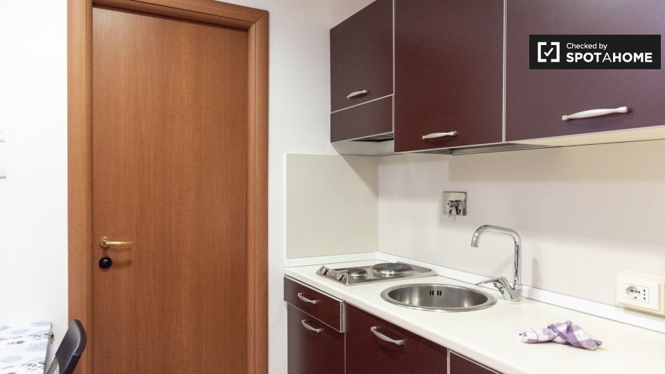 Immagine 5 di Ufficio in affitto  in Viale della Venezia Giulia a Roma