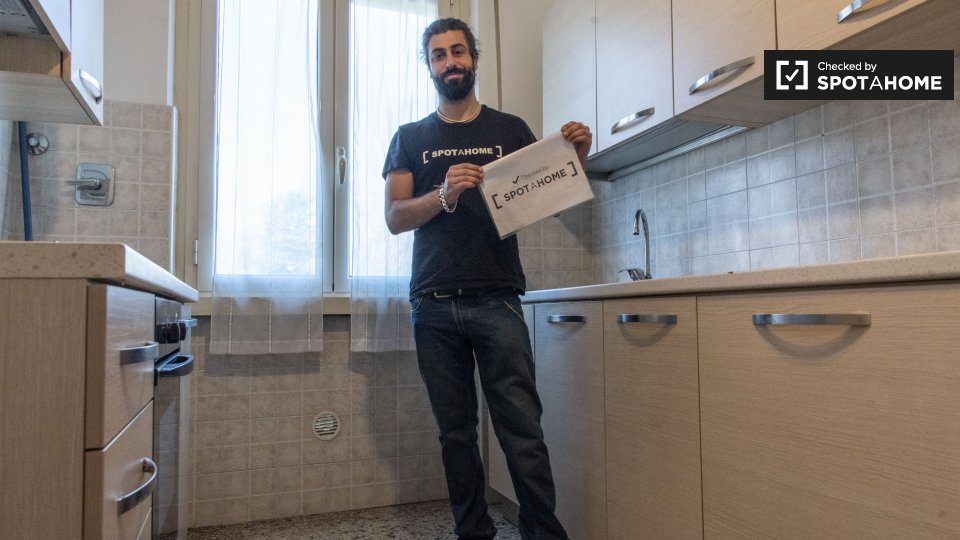 Immagine 16 di Camera condivisa in affitto  in Via Portuense a Roma