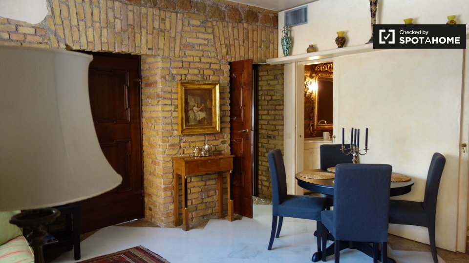 Immagine 1 di Appartamento in affitto  in Via della VII Coorte a Roma