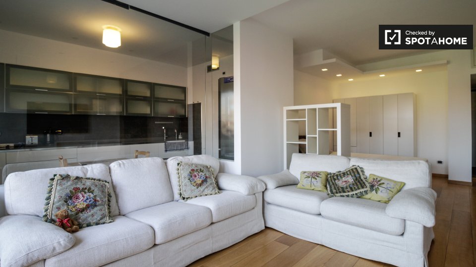 Immagine 2 di Ufficio in affitto  in Alzaia Naviglio Pavese, 20143 Milano MI, Italy a Milano