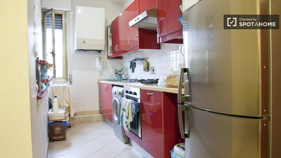 Immagine 8 di Camera condivisa in affitto  in Via Tiburtina a Roma