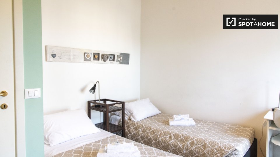 Immagine 7 di Appartamento in affitto  in Via Druso a Roma