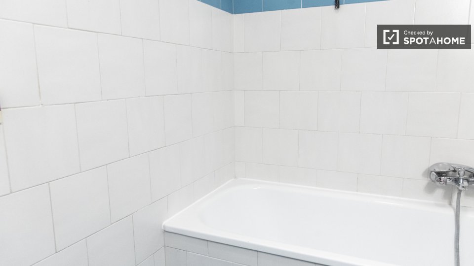 Immagine 12 di Appartamento in affitto  in Viale dei Caduti per la Resistenza a Roma