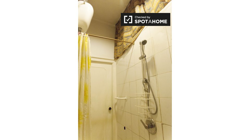 Immagine 10 di Camera condivisa in affitto  in Circonvallazione Nomentana a Roma