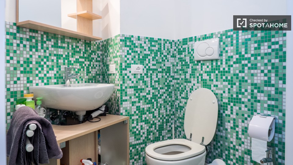 Immagine 16 di Ufficio in affitto  in Via Cuneo a Milano