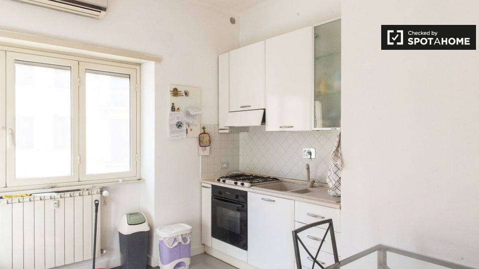 Immagine 7 di Camera condivisa in affitto  in Via Baldassarre Orero, 00159 Roma RM, Italy a Roma