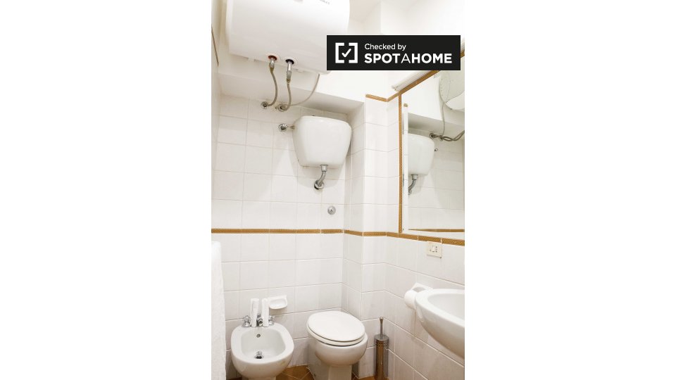 Immagine 7 di Ufficio in affitto  in Via Zucchelli a Roma