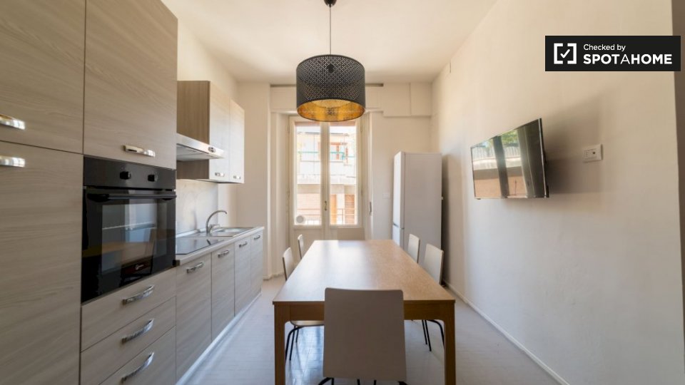 Immagine 5 di Camera condivisa in affitto  in Viale dei Mille a Firenze