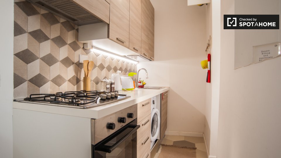 Immagine 8 di Ufficio in affitto  in Via delle Fornaci, 00165 Roma RM, Italy a Roma