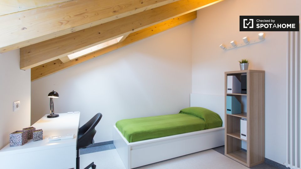 Immagine 2 di Camera condivisa in affitto  in Viale Bligny a Milano