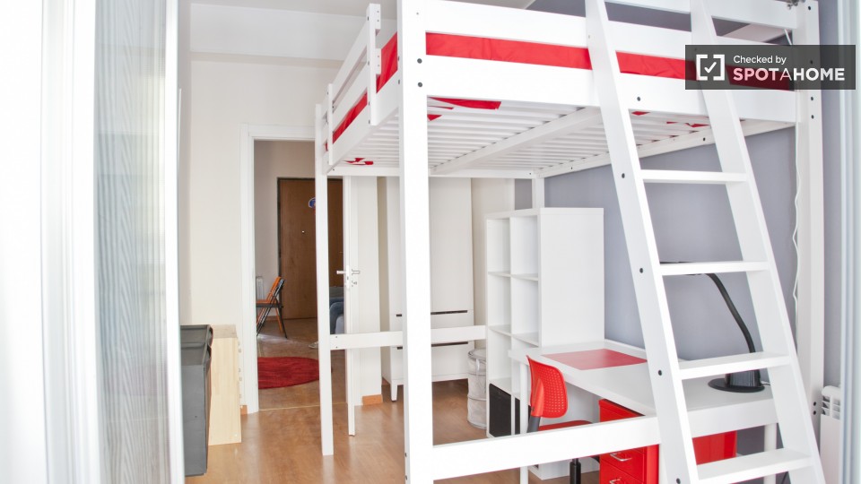 Immagine 15 di Camera condivisa in affitto  in Viale Libia a Roma