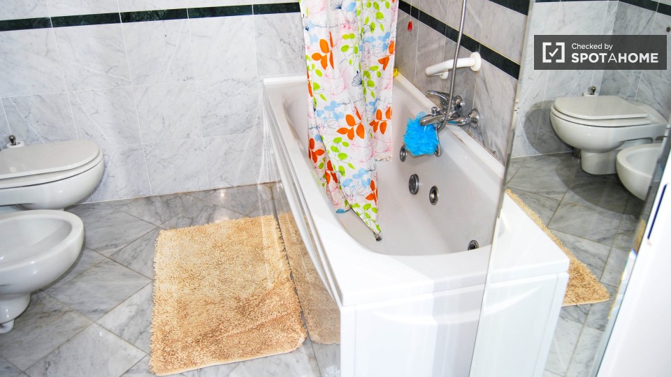 Immagine 14 di Appartamento in affitto  in via Sannio a Milano