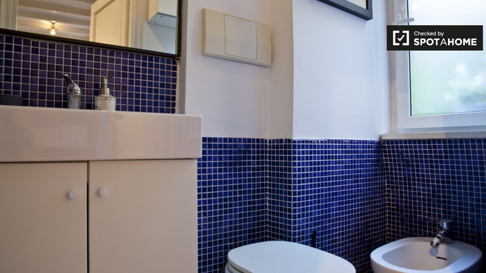 Immagine 9 di Ufficio in affitto  in Via La Spezia a Roma