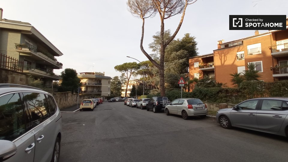 Immagine 17 di Appartamento in affitto  in Via Ildebrando Vivanti a Roma