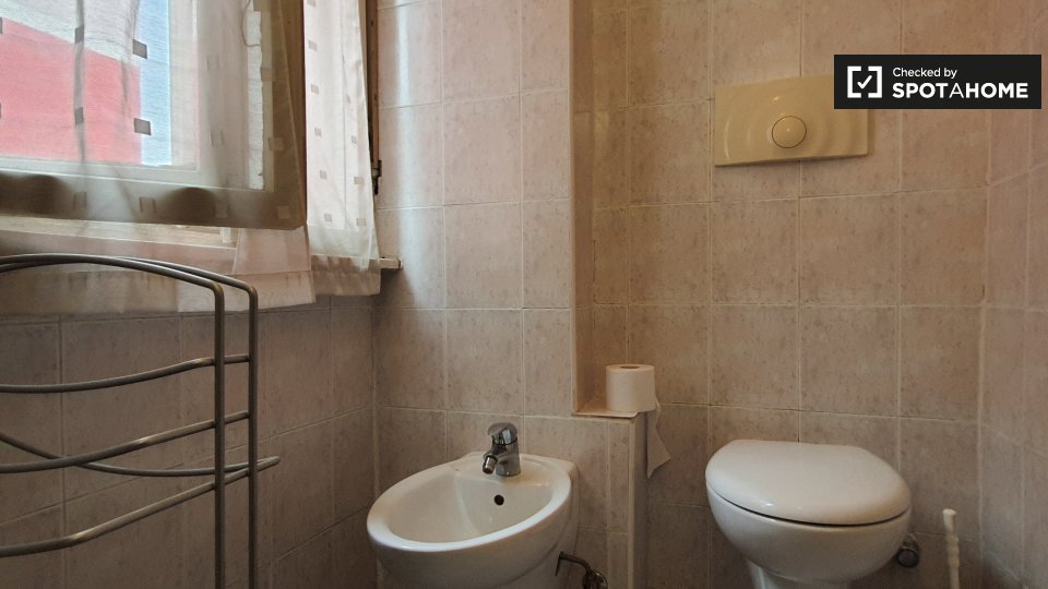 Immagine 12 di Camera condivisa in affitto  in Via Castelbarco a Trento